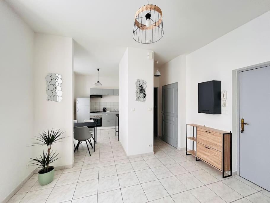 Montbéliard Appartement 1 Chambre Rue Faubourg De Besancon מראה חיצוני תמונה